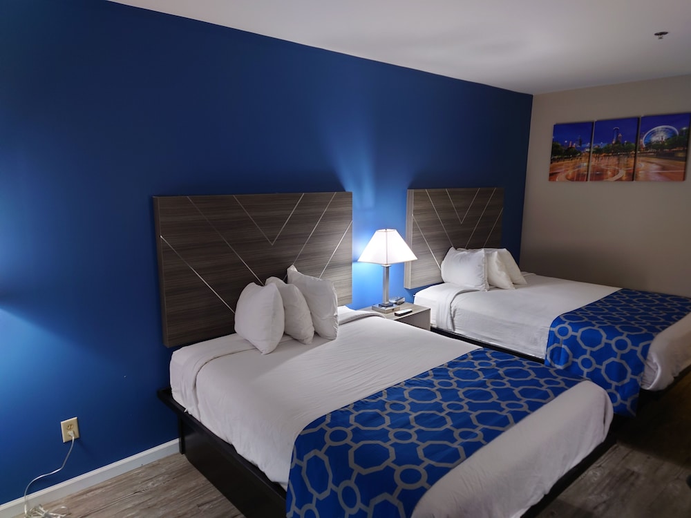 Room, 2 Queen Beds, Non Smoking - Photo 4