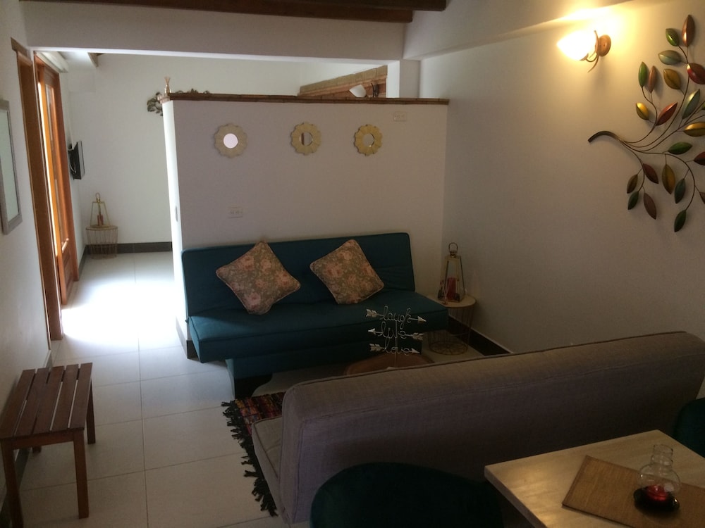 Elite Studio Suite, Hot Tub photo 3