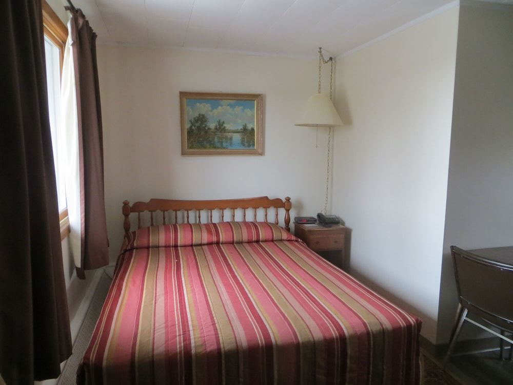 Room, 1 Queen Bed, Kitchenette photo 1