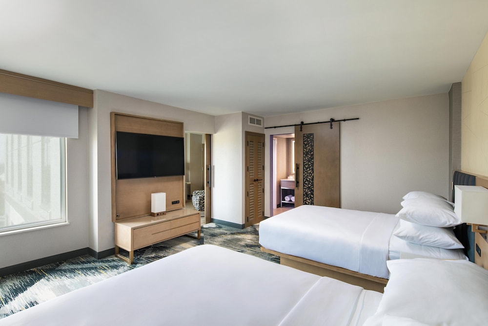Suite, Multiple Beds - Photo 2