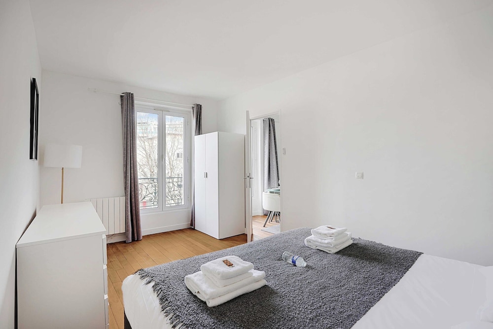 Apartment photo 2