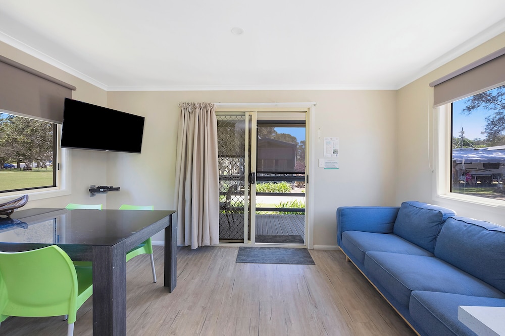 Standard Cabin - Sleeps 6 photo 3