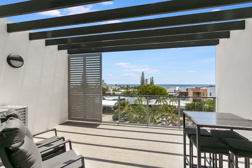 Deluxe Apartment, Balcony, Partial Ocean View photo 3