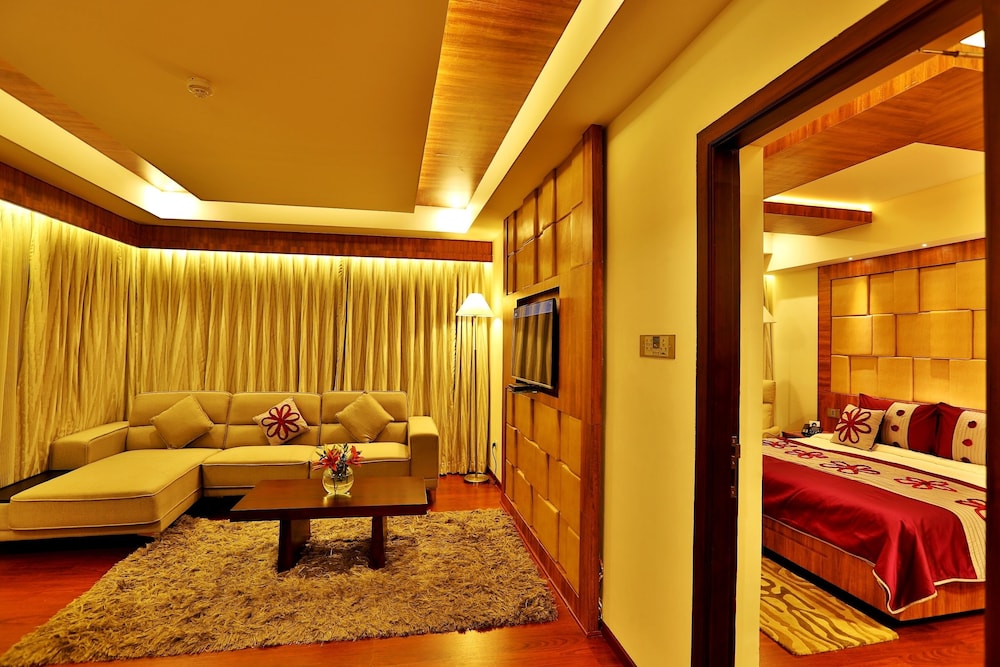 Royal Suite, 1 King Bed photo 3