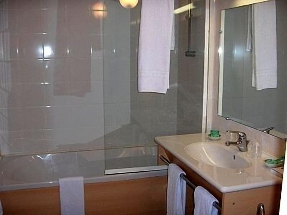 Standard Twin Room photo 2