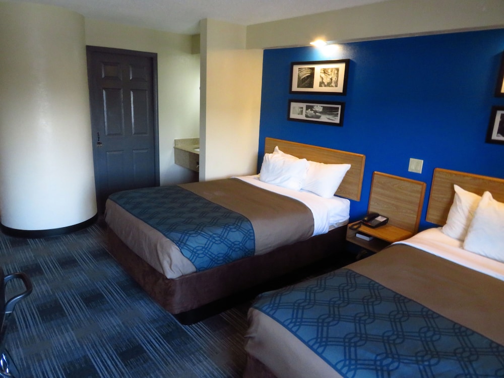 Standard Double Room, 2 Double Beds, Non Smoking - Photo 7