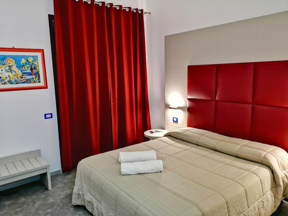Deluxe Double or Twin Room, Sea View - Photo 13