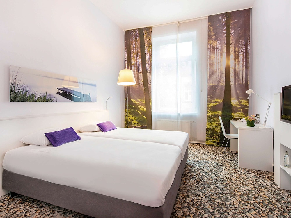 Standard Twin Room, 2 Twin Beds - Photo 2