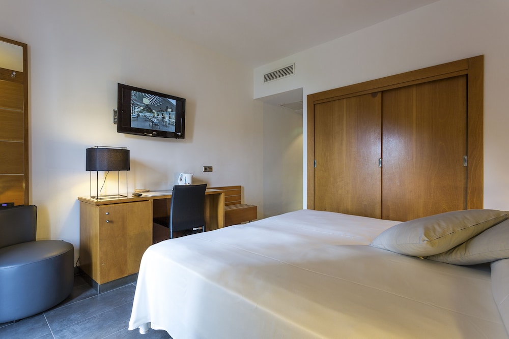 Deluxe Room, Sea View (Single Use) - Photo 3