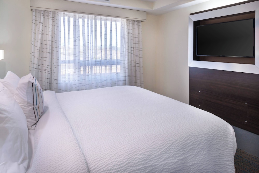 Studio, 1 King Bed, Lagoon View (Hearing Accessible)