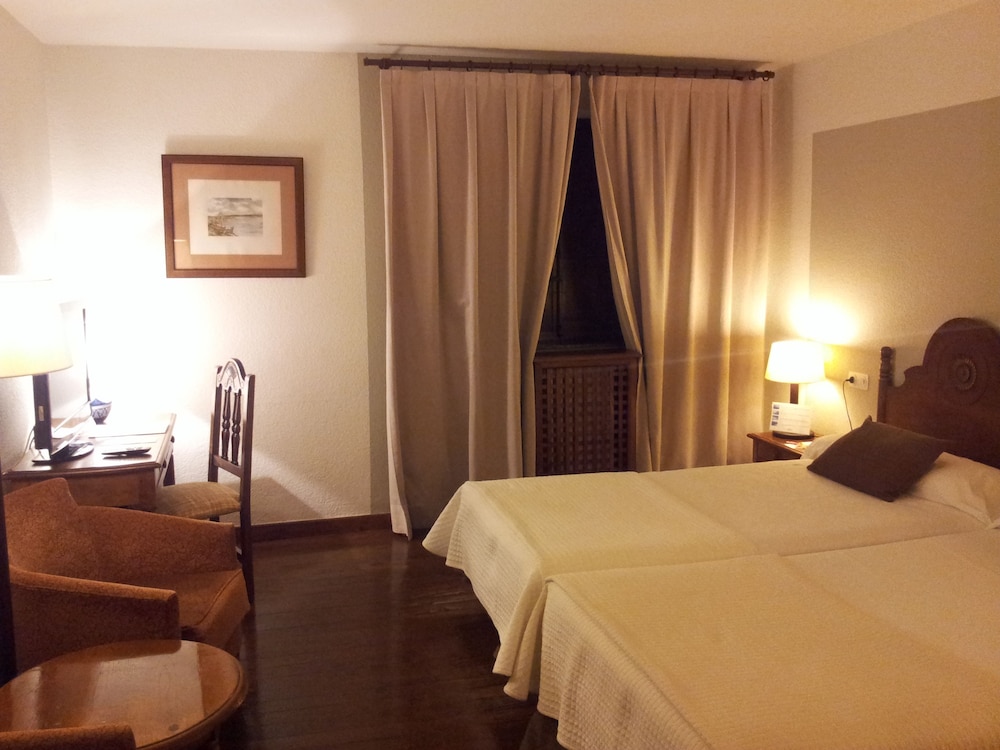 Superior Twin Room, 2 Twin Beds - Photo 6