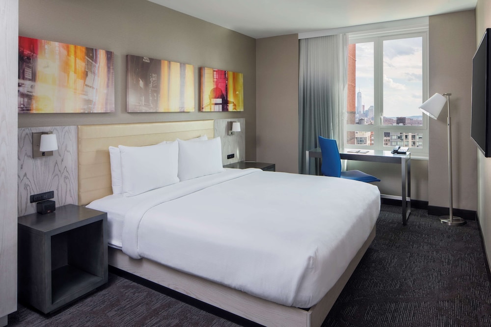 Room, 1 King Bed, Accessible, River View (Hearing Accessible) photo 1