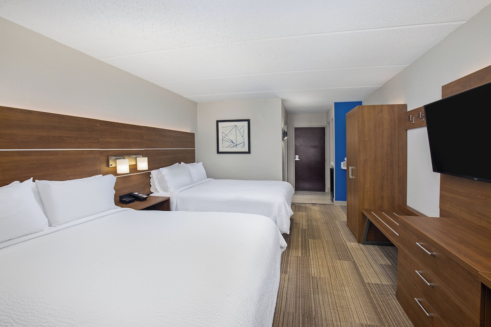 Standard Room, 2 Queen Beds - Photo 1