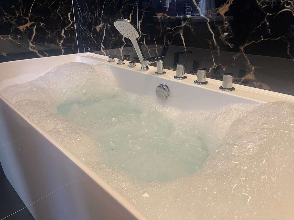 Exclusive Studio Suite, 1 Bedroom, Non Smoking, Jetted Tub