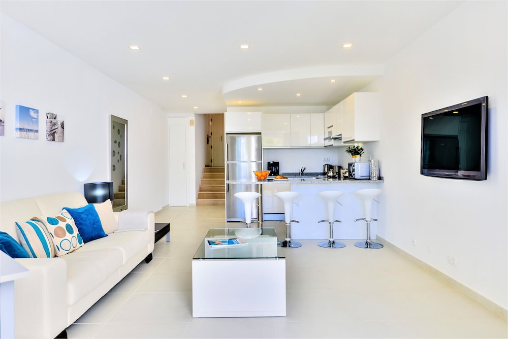 Apartment, 2 Bedrooms, Terrace, Garden View photo 3