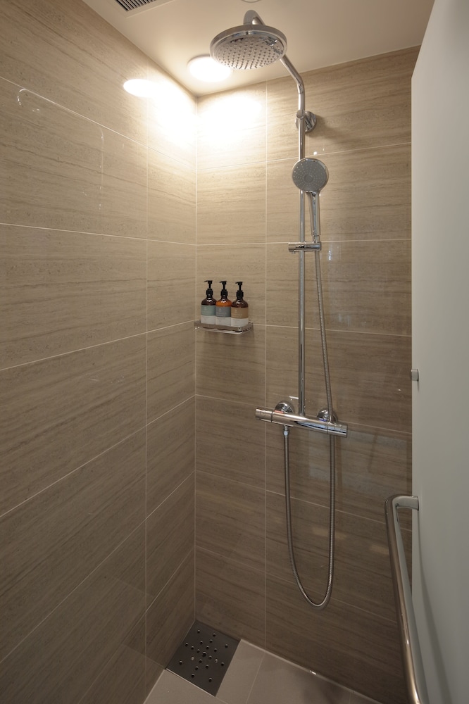 Twin Room, Non Smoking - Photo 6