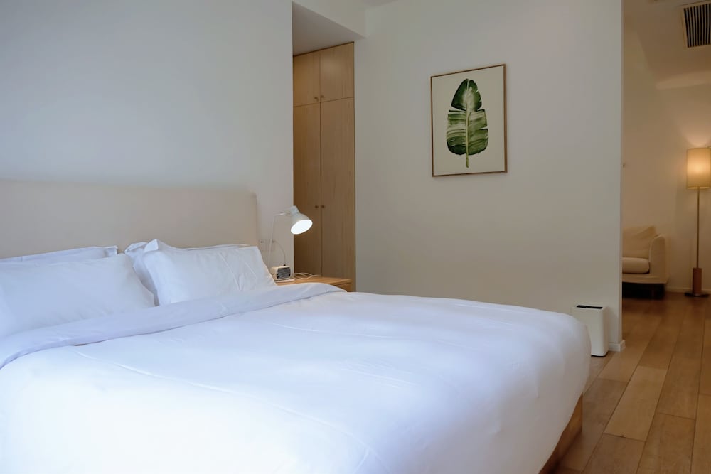 Standard Suite, Courtyard View photo 3