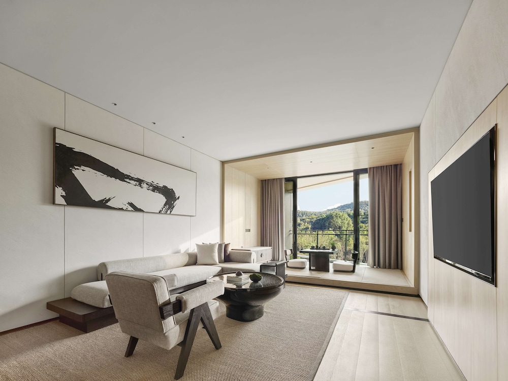 Suite, 1 Bedroom photo 3