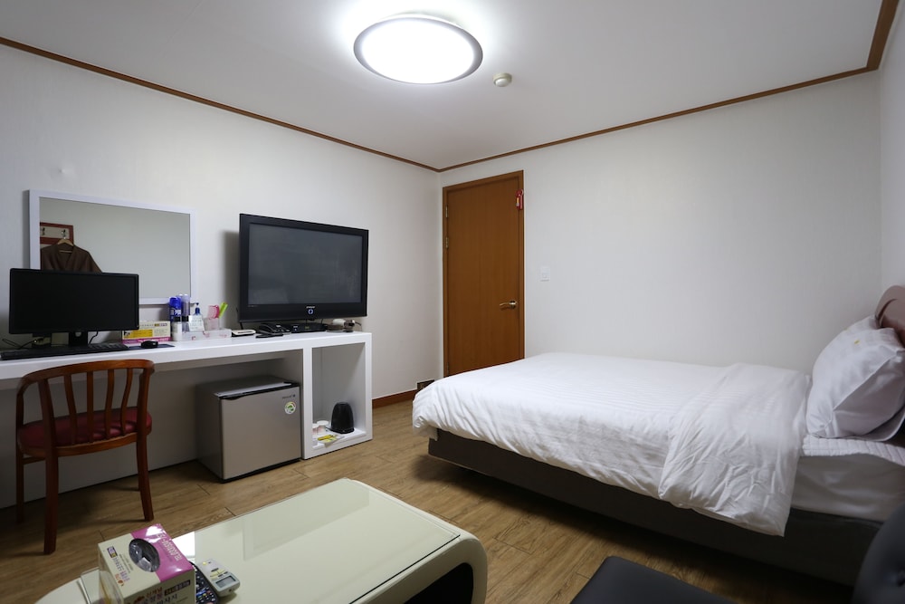Standard Room photo 3