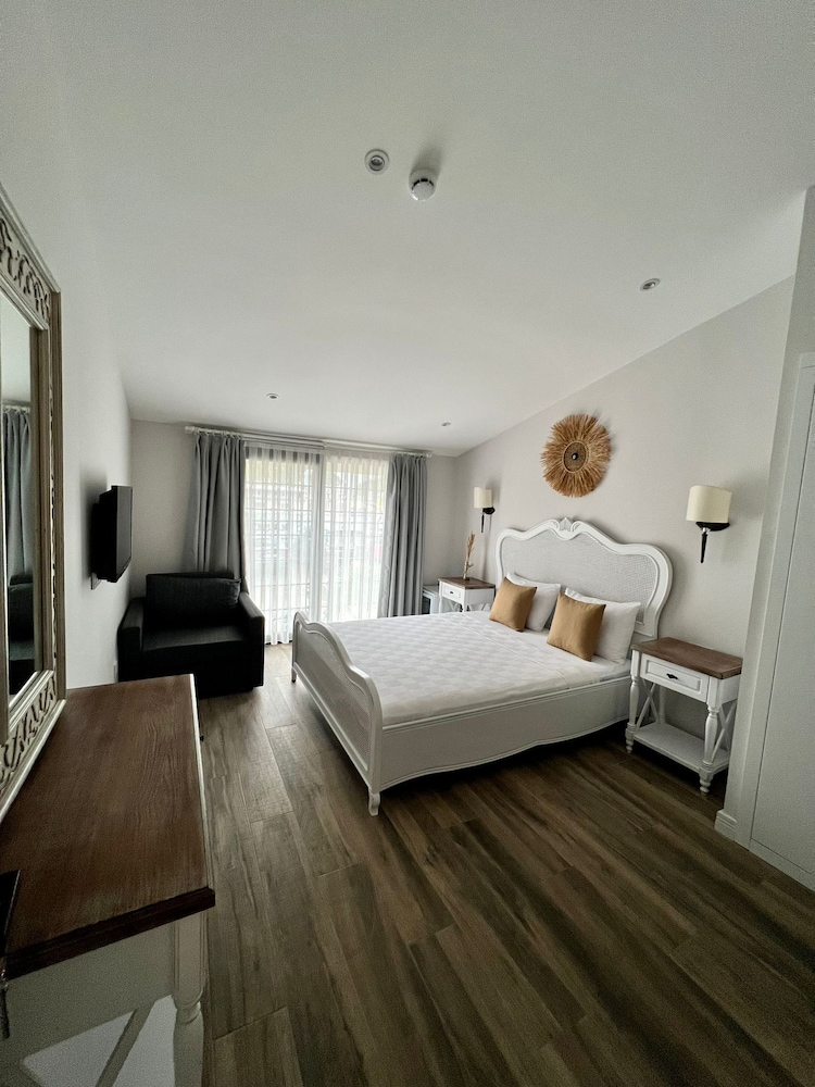 Standard Room - Photo 8