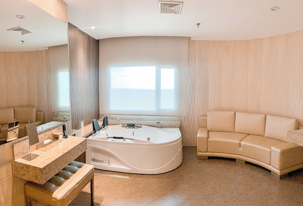 Presidential Suite photo 3