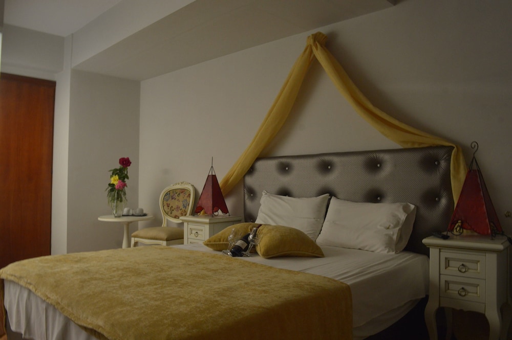 Honeymoon Studio Suite, Partial Sea View (Private Spa Tub)