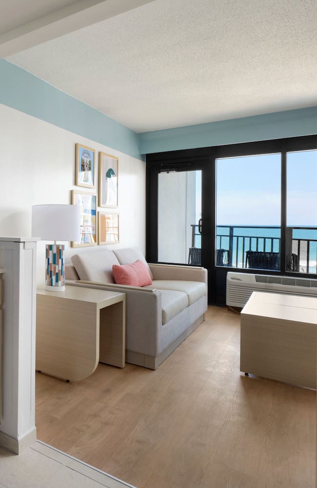 Suite, 1 King Bed, Ocean View - Photo 4