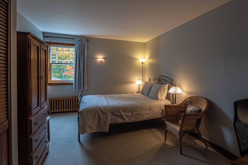 Double Room, 1 Queen Bed, Non Smoking photo 2