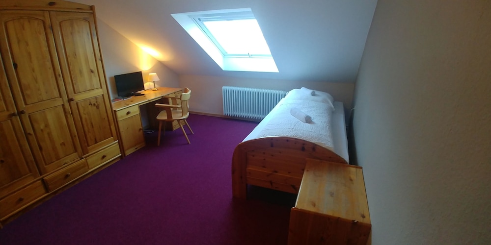 Economy Single Room, Shared Bathroom