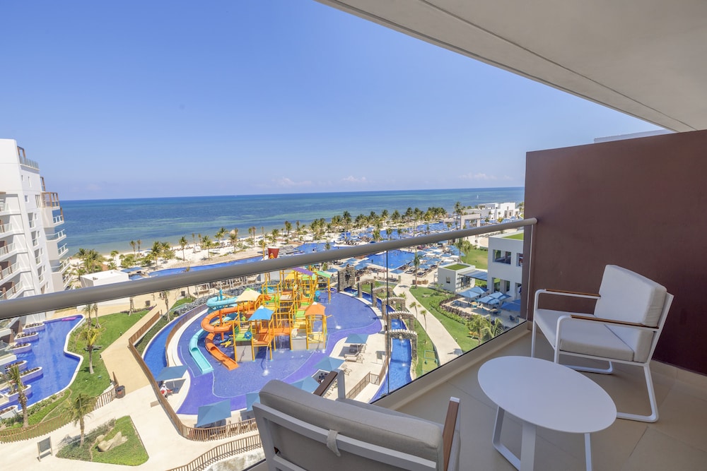 Luxury Junior Suite Ocean Front Diamond Club - Photo 4
