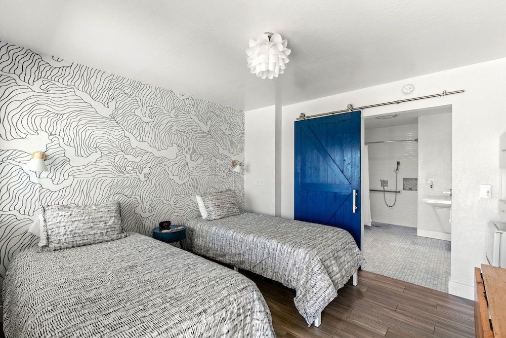 Romantic Room, Accessible, Partial Sea View (Pet Friendly) photo 2