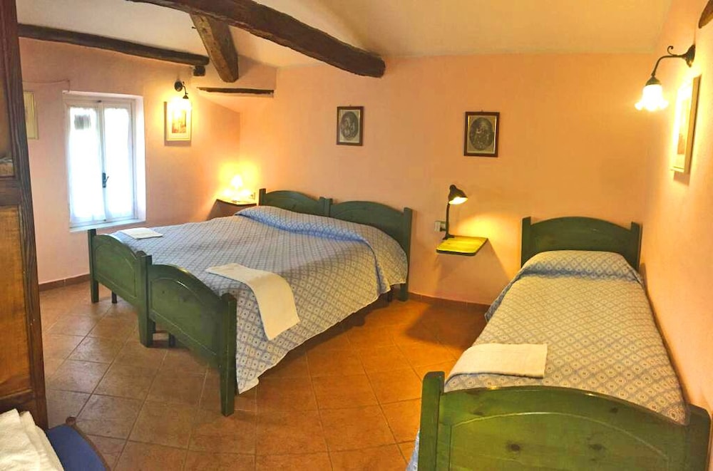 Basic Double Room Single Use photo 2