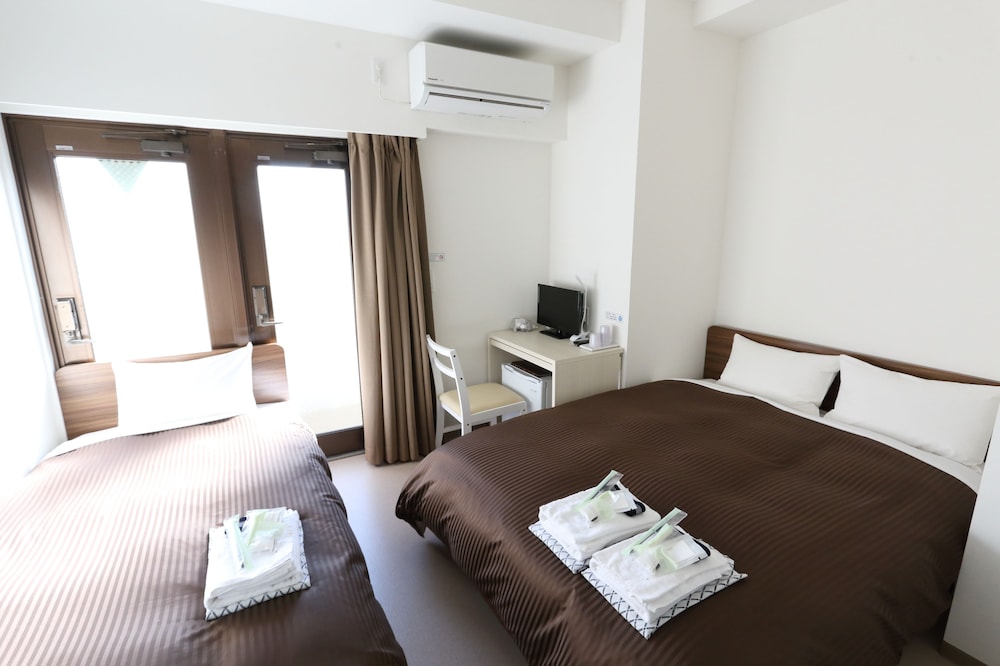 Standard Triple Room, Non Smoking, City View photo 1