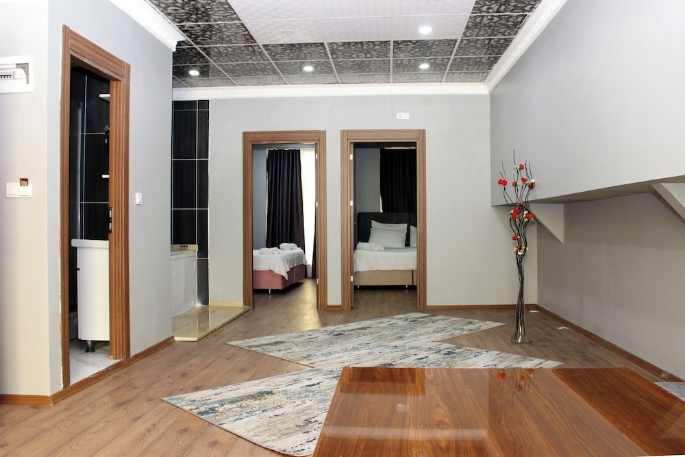 Luxury Suite photo 1
