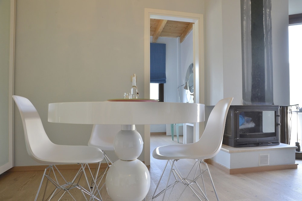 Deluxe Suite, Fireplace (Forest View) photo 3