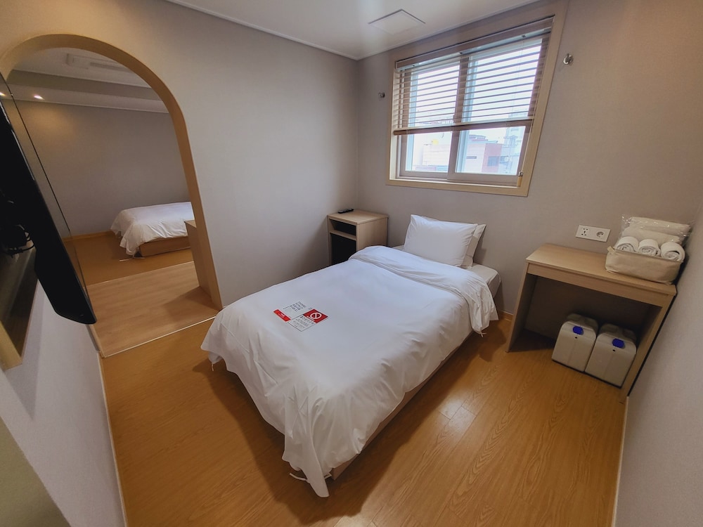 Deluxe Twin Room - Photo 4
