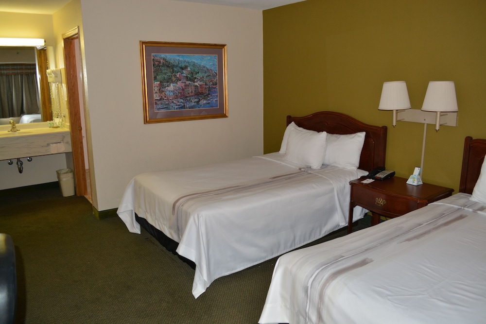 Room - Photo 1