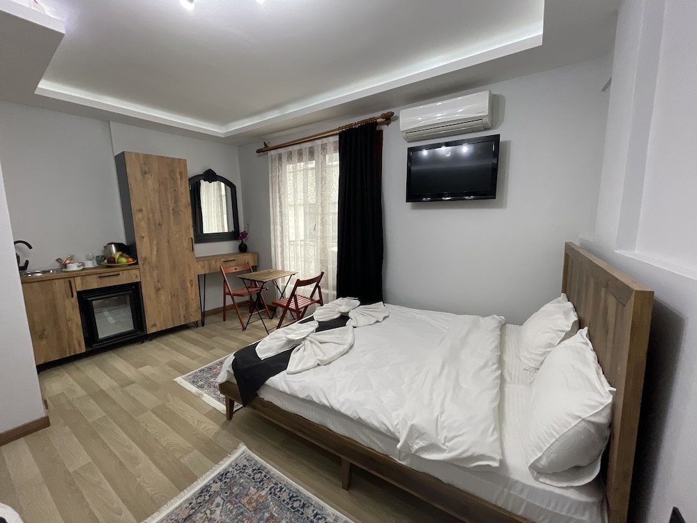 Deluxe Triple Room photo 3