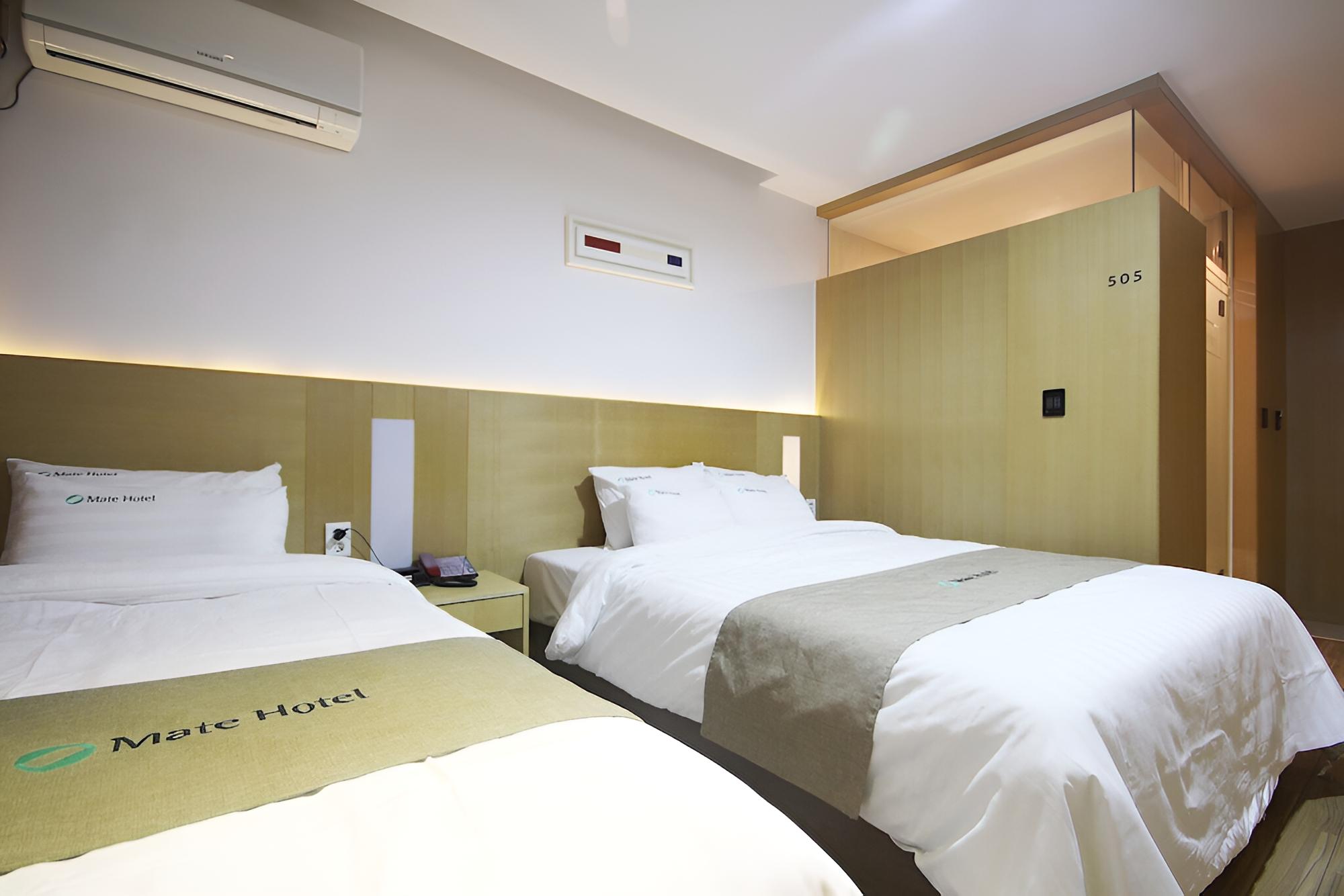Room (Twin-Standard (Netflix available)) photo 3