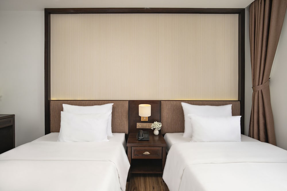 Deluxe Twin Room, City View - Photo 2