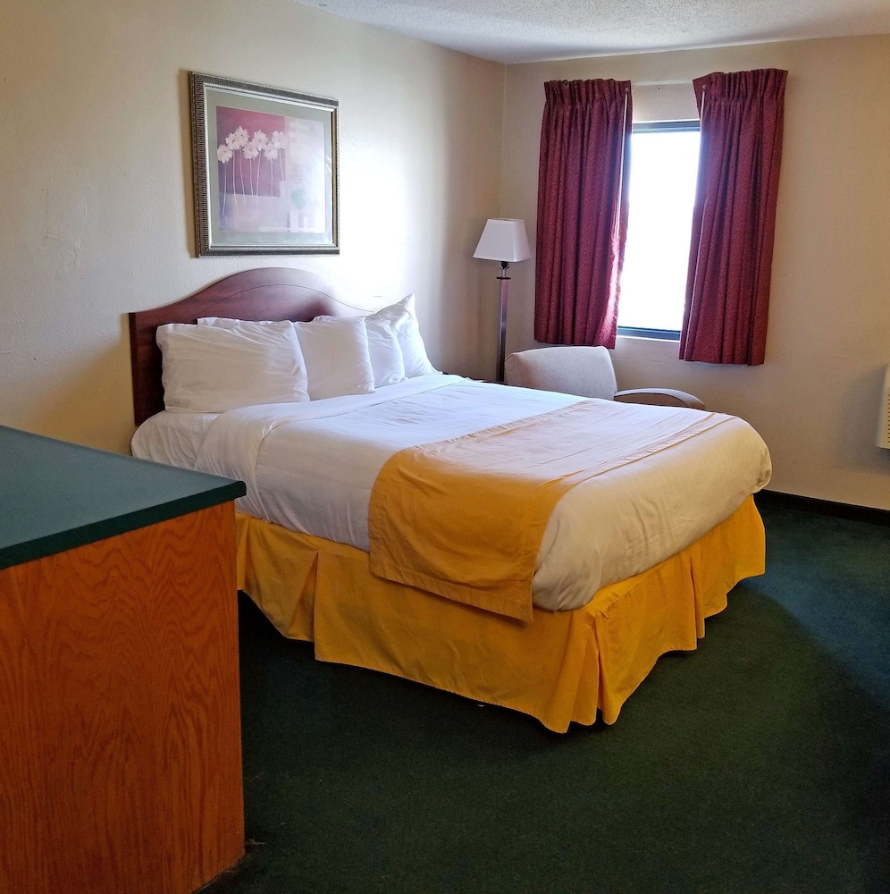Deluxe Room, 1 Queen Bed, Non Smoking - Photo 6