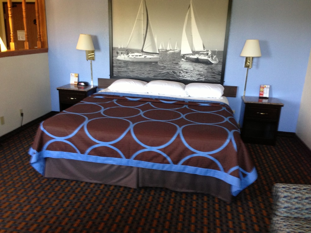 Suite, 1 King Bed, Non Smoking, Club Lounge Access photo 2