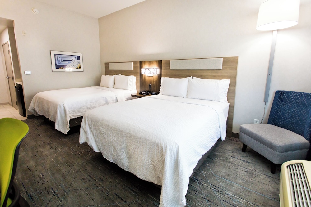 Suite, 2 Queen Beds, Accessible (Comm, Tran Shwr) - Photo 2