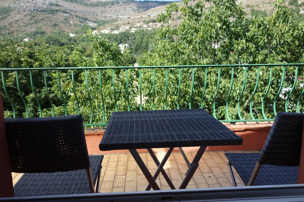 Superior Triple Room, Terrace photo 3