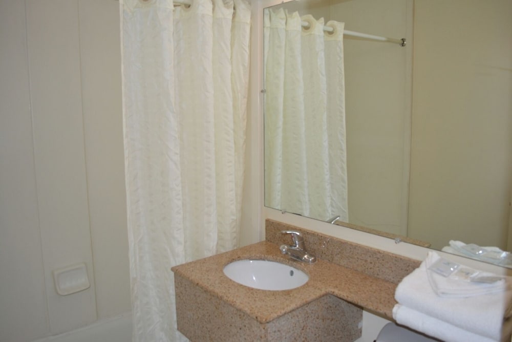 Standard Room, 1 King Bed photo 2