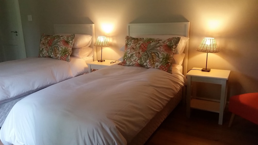 Deluxe Twin Room photo 3