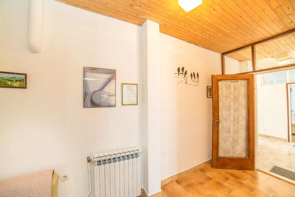 Apartment, Ground Floor (A2) photo 2