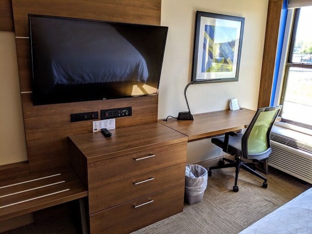 Suite, 1 Bedroom - Photo 6