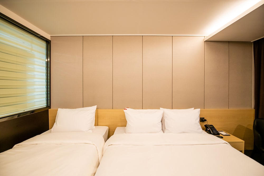 Superior Twin Room - Photo 2