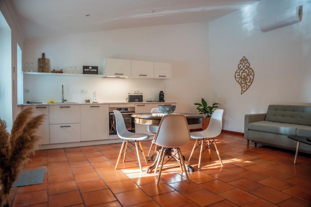 Comfort Studio Suite, Pool View
